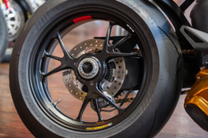 2024 Ducati Streetfighter V4s *one Owner* in Grey — image 5